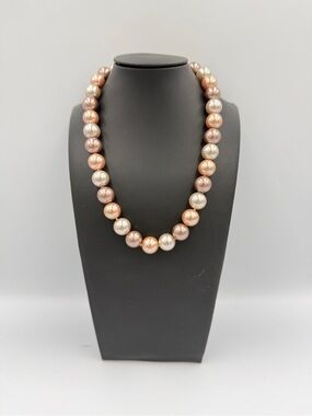 Two-Tone Pearl Necklace in Pink and Cream - Timeless Women’s Jewelry